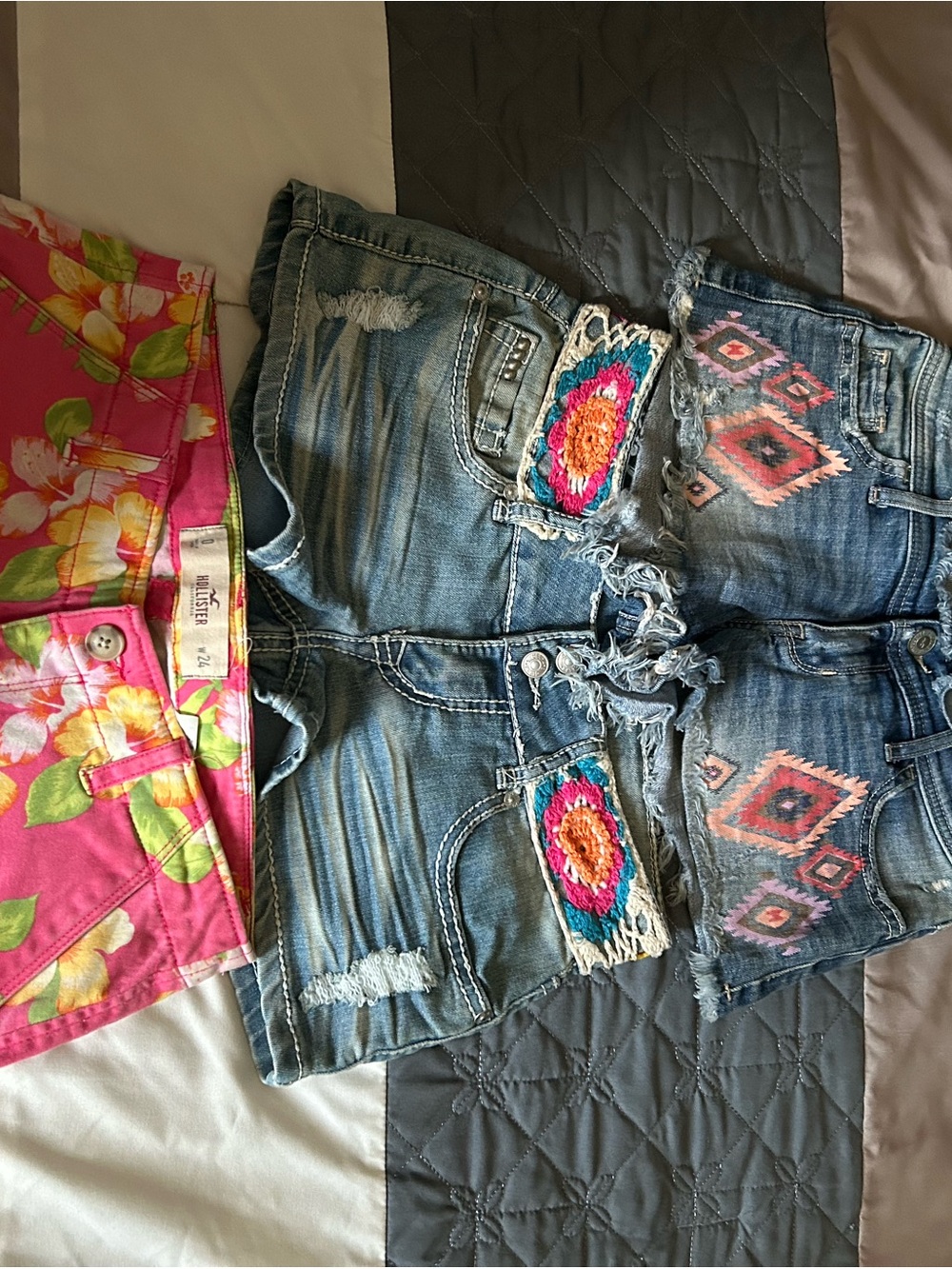 dELiA*s Blue Embroidered Distressed Denim Shorts, lot of 4 pair. 1 dELiA’s +3